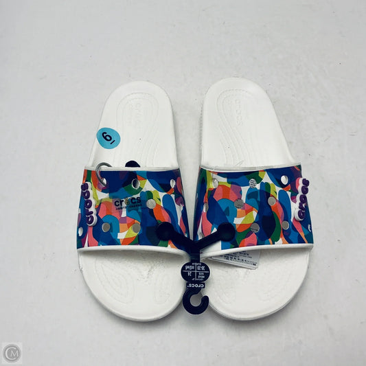 Sandals Flats By Crocs In Multi-colored, Size: 8