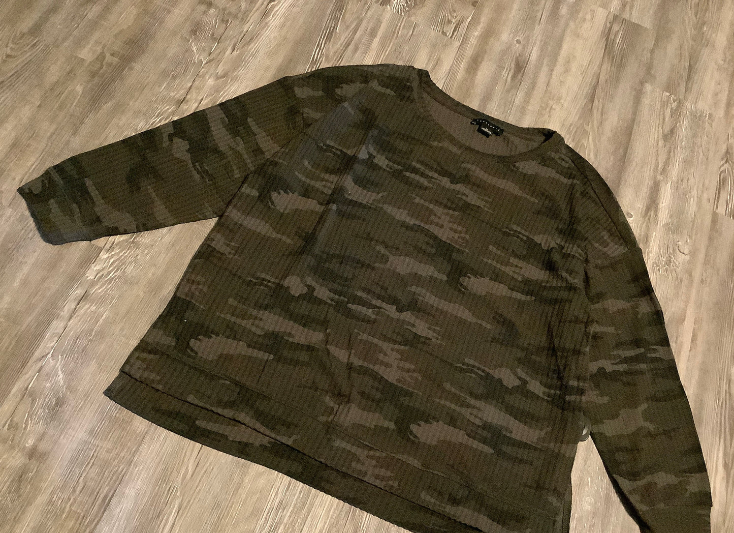 Top Long Sleeve By Sanctuary In Camouflage Print, Size: Xl