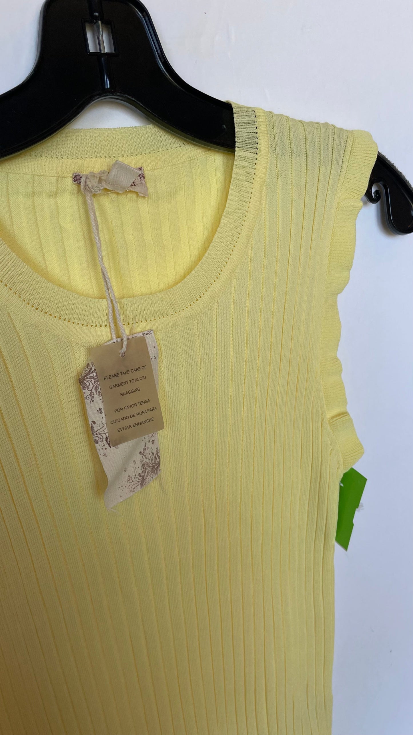 Top Sleeveless By Hem & Thread In Yellow, Size: L