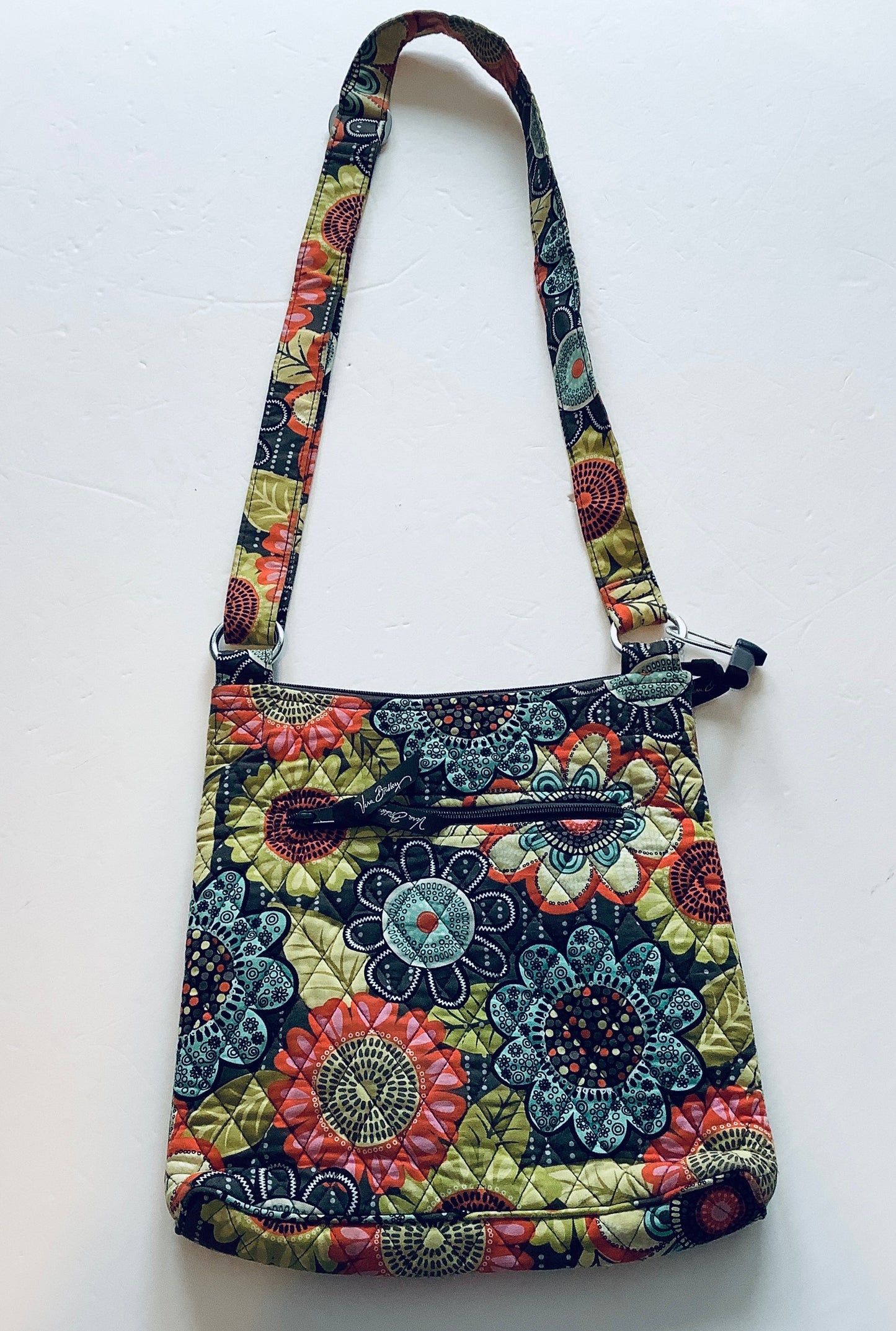 Handbag By Vera Bradley, Size: Medium