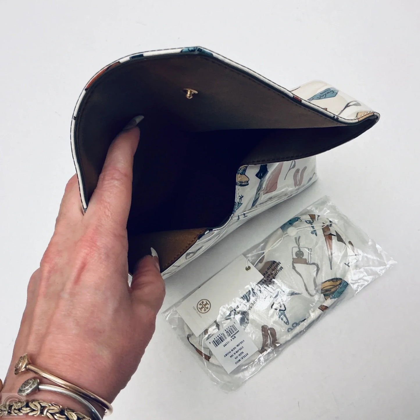 Clutch Designer By Tory Burch, Size: Medium