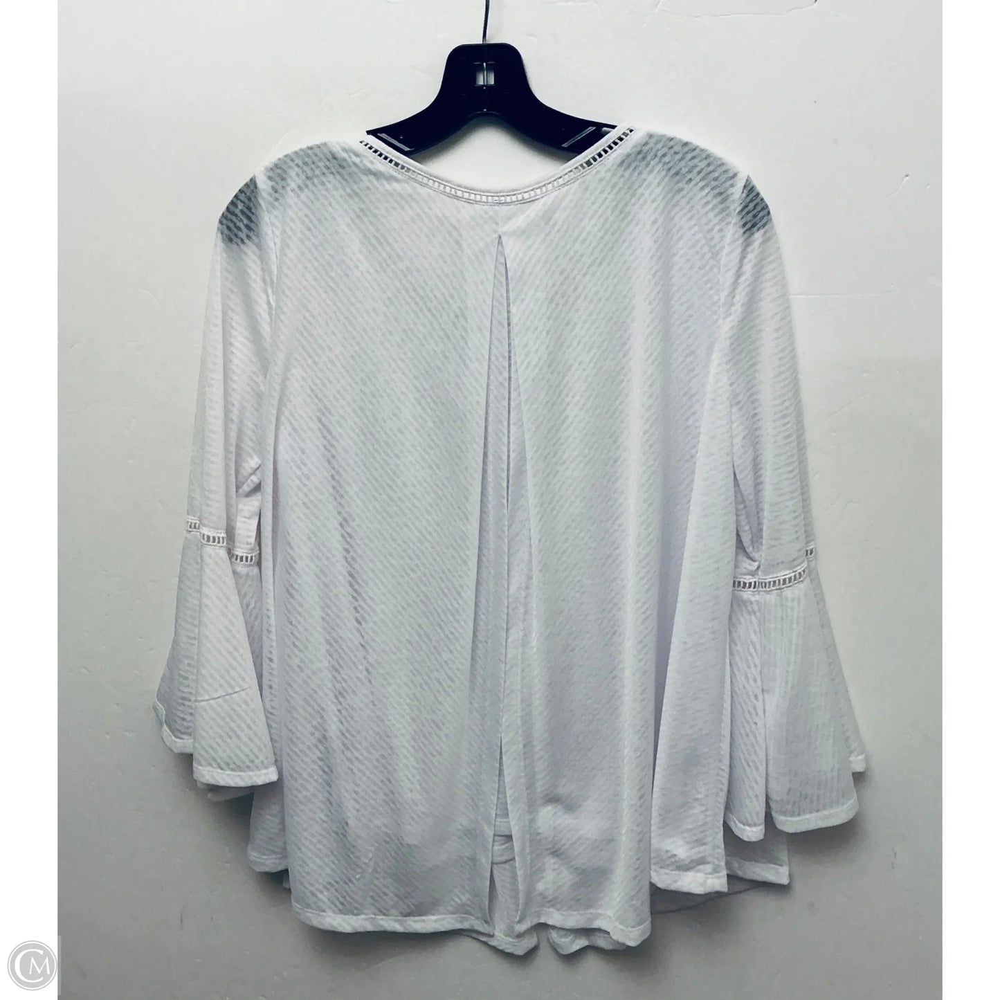 Top Long Sleeve By Clothes Mentor In White, Size: S