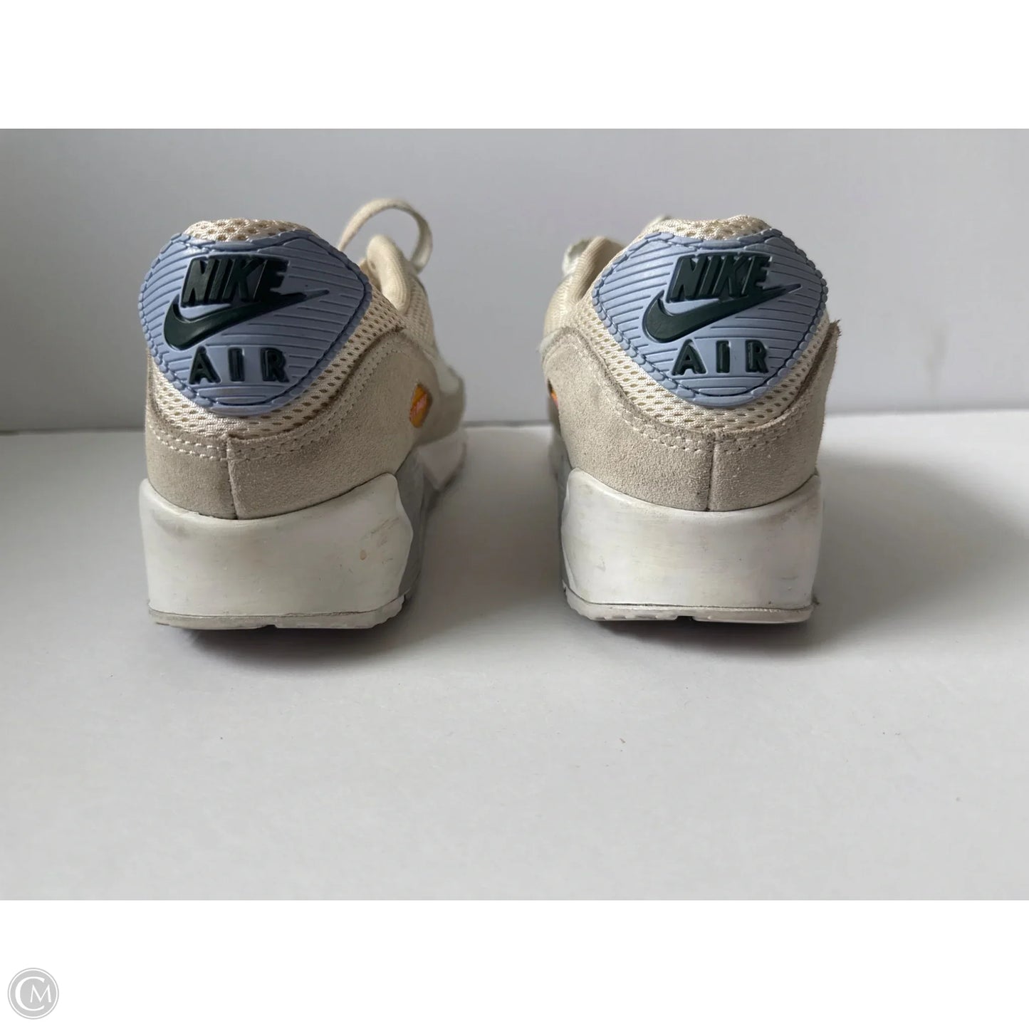 Shoes Sneakers By Nike In Cream, Size: 9