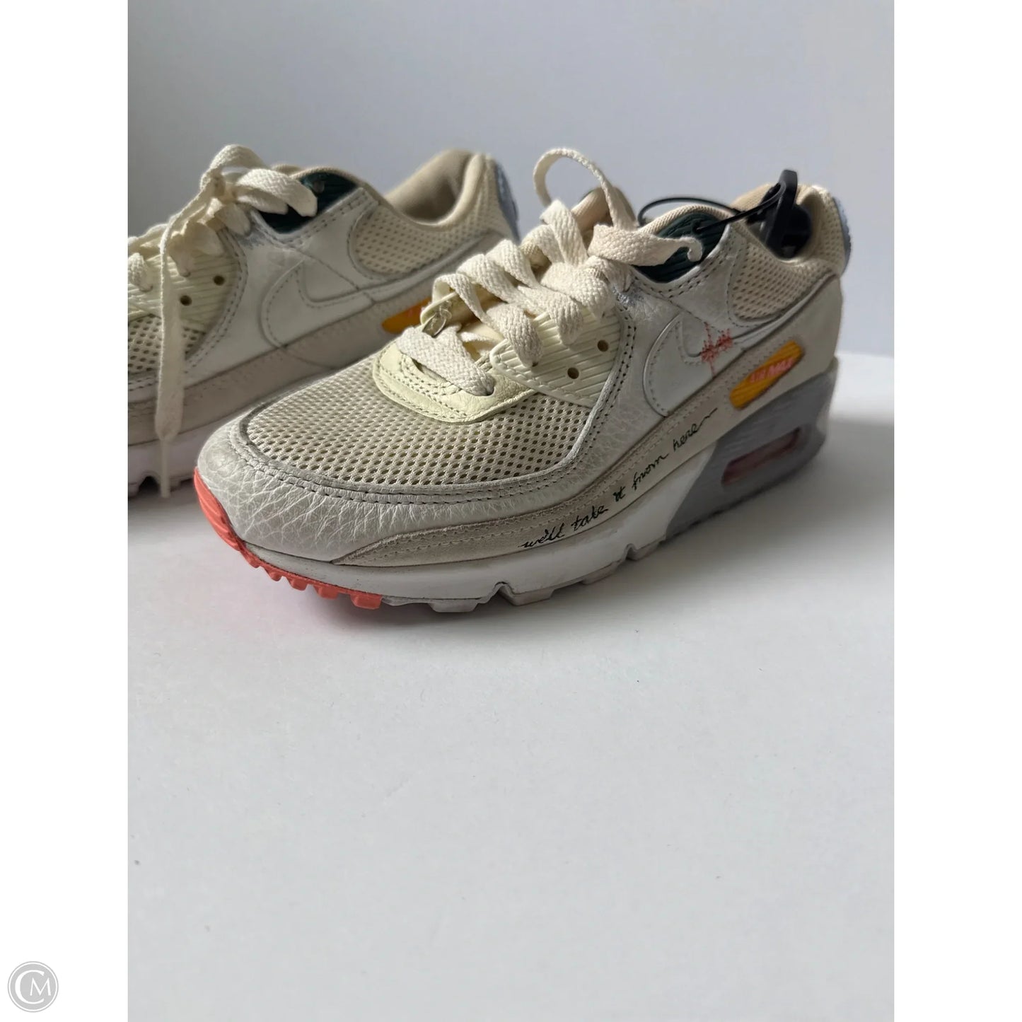Shoes Sneakers By Nike In Cream, Size: 9