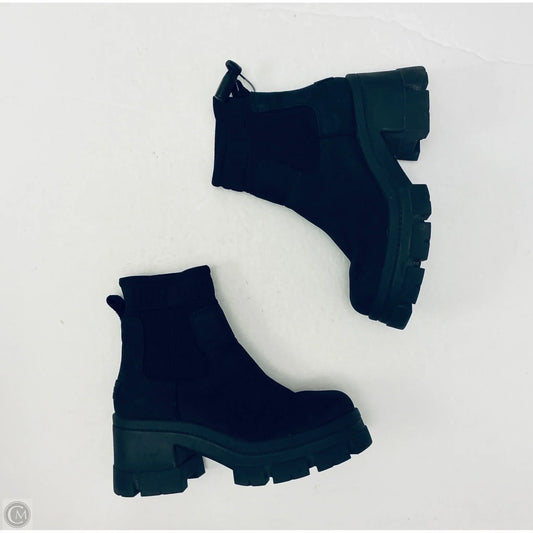 Boots Designer By Ugg In Black, Size: 8.5