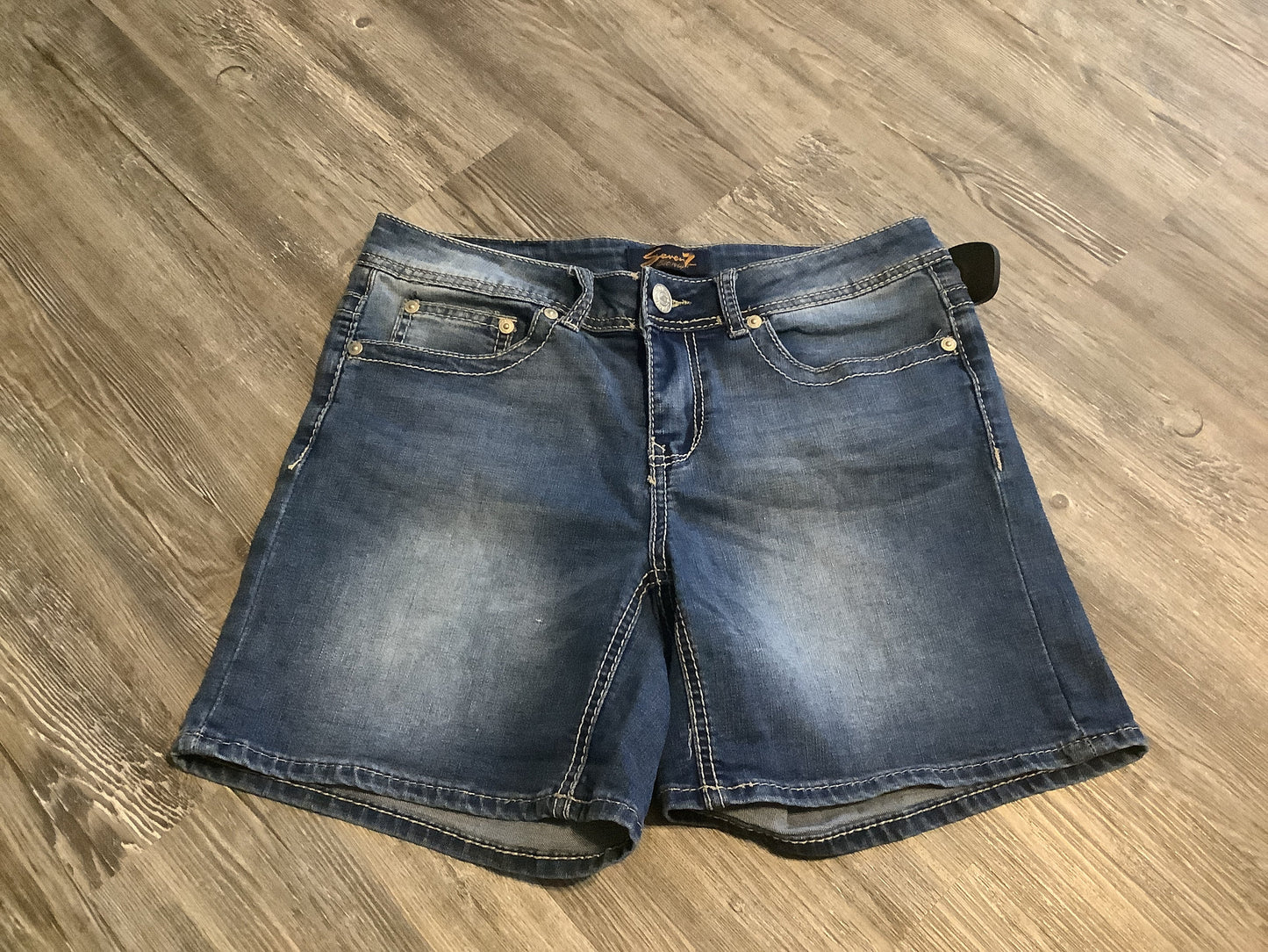 Shorts By Seven 7 In Blue Denim, Size: 6