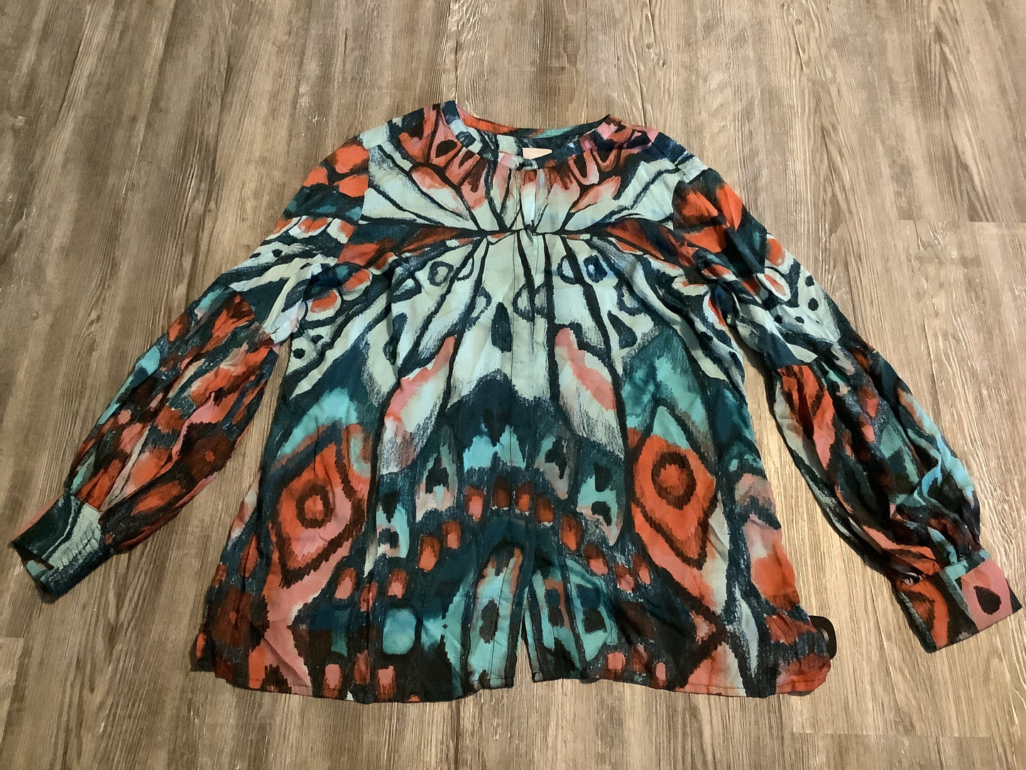 Top Long Sleeve By Chicos In Multi-colored, Size: L