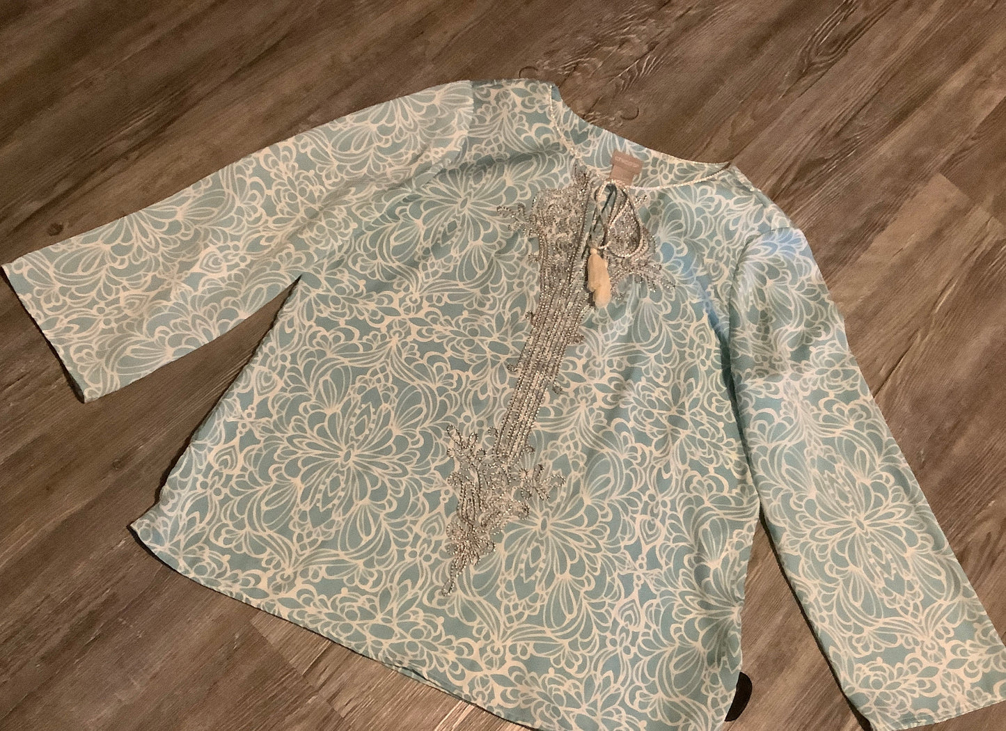 Top Long Sleeve By Chicos In Green, Size: M