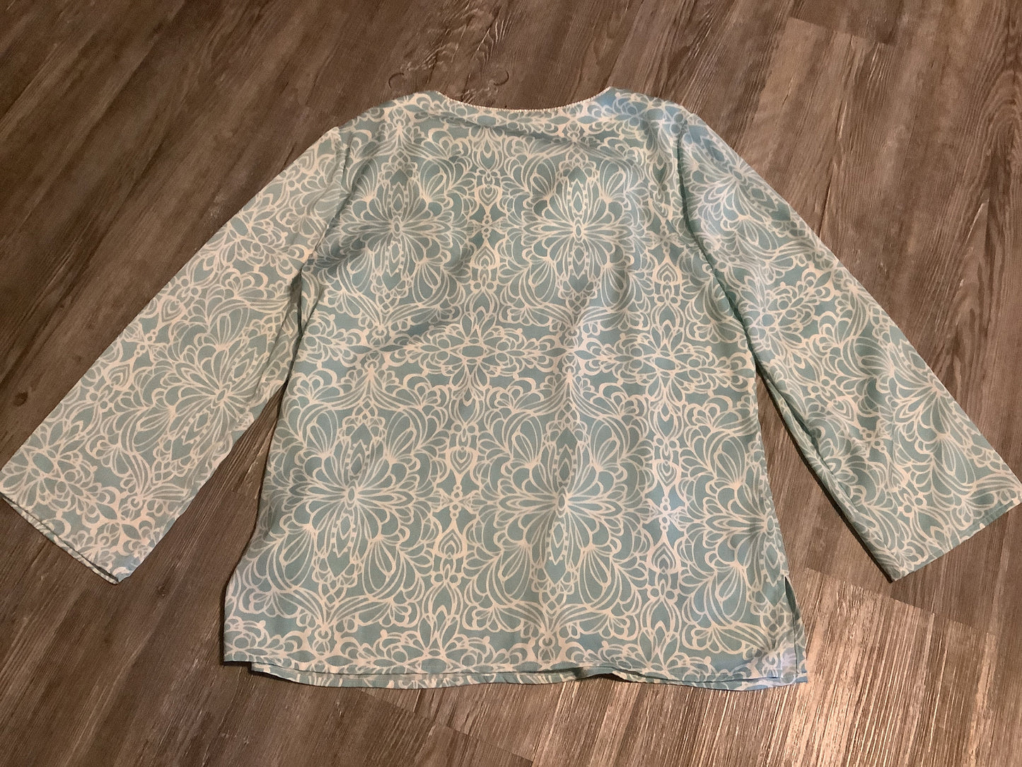 Top Long Sleeve By Chicos In Green, Size: M