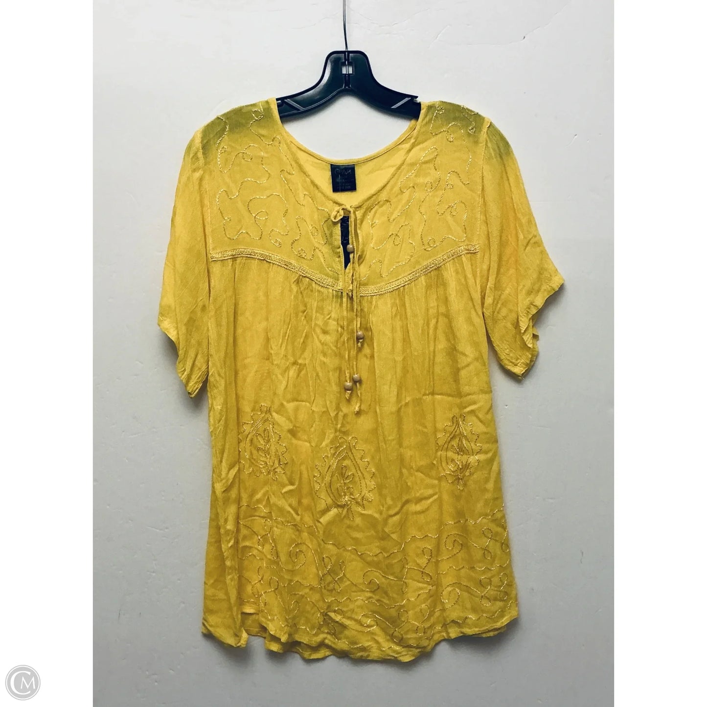 Top Short Sleeve By Clothes Mentor In Yellow, Size: Osfm