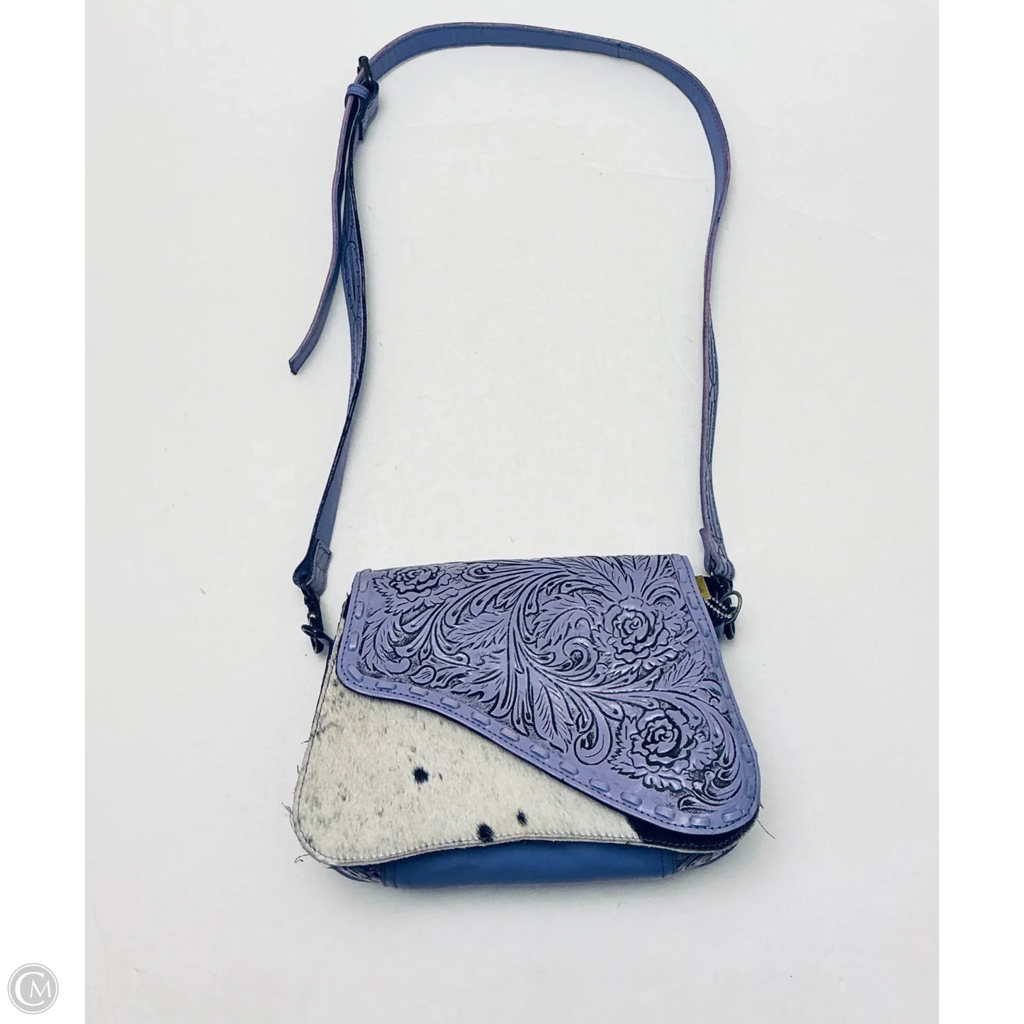 Crossbody By Clothes Mentor, Size: Medium