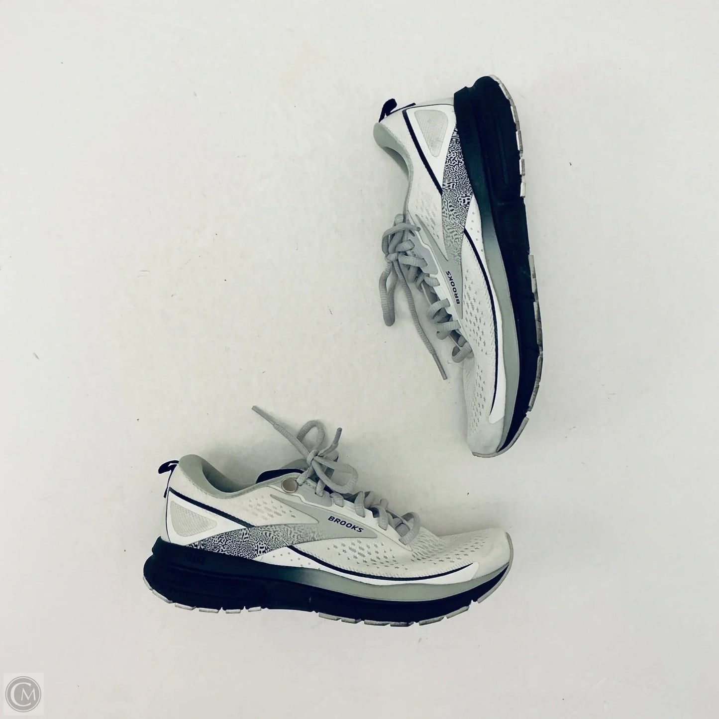 Shoes Athletic By Brooks In Grey, Size: 6