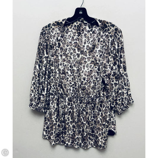 Top Short Sleeve By Cato In Animal Print, Size: L