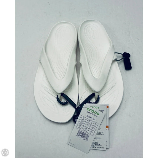 Sandals Flip Flops By Crocs In White-colored, Size: 8