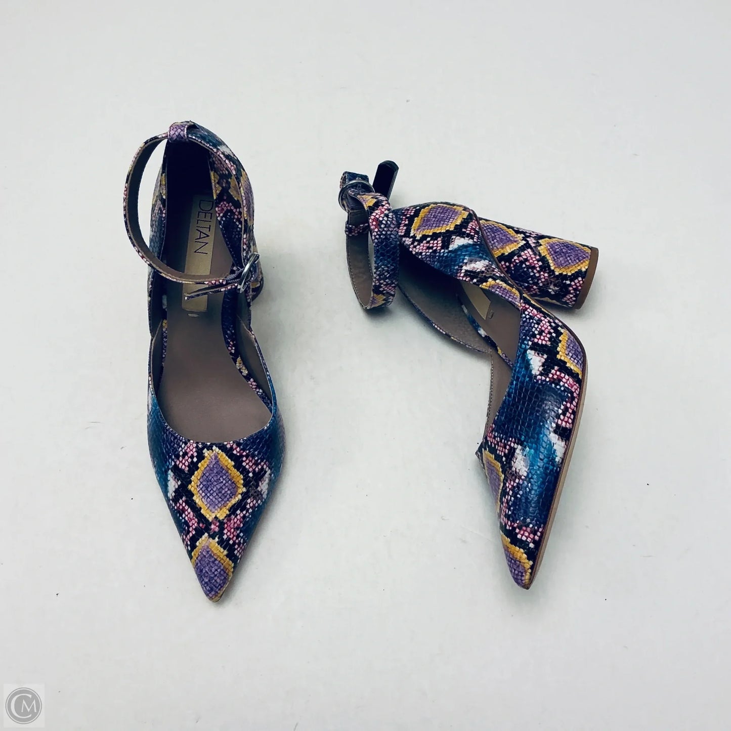 Shoes Sneakers By Clothes Mentor In Snakeskin Print, Size: 8