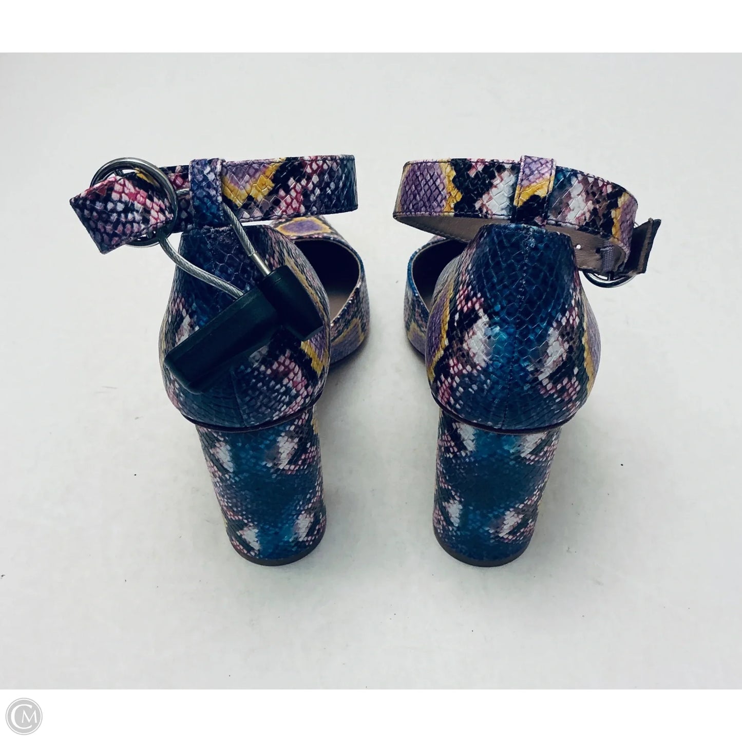 Shoes Sneakers By Clothes Mentor In Snakeskin Print, Size: 8