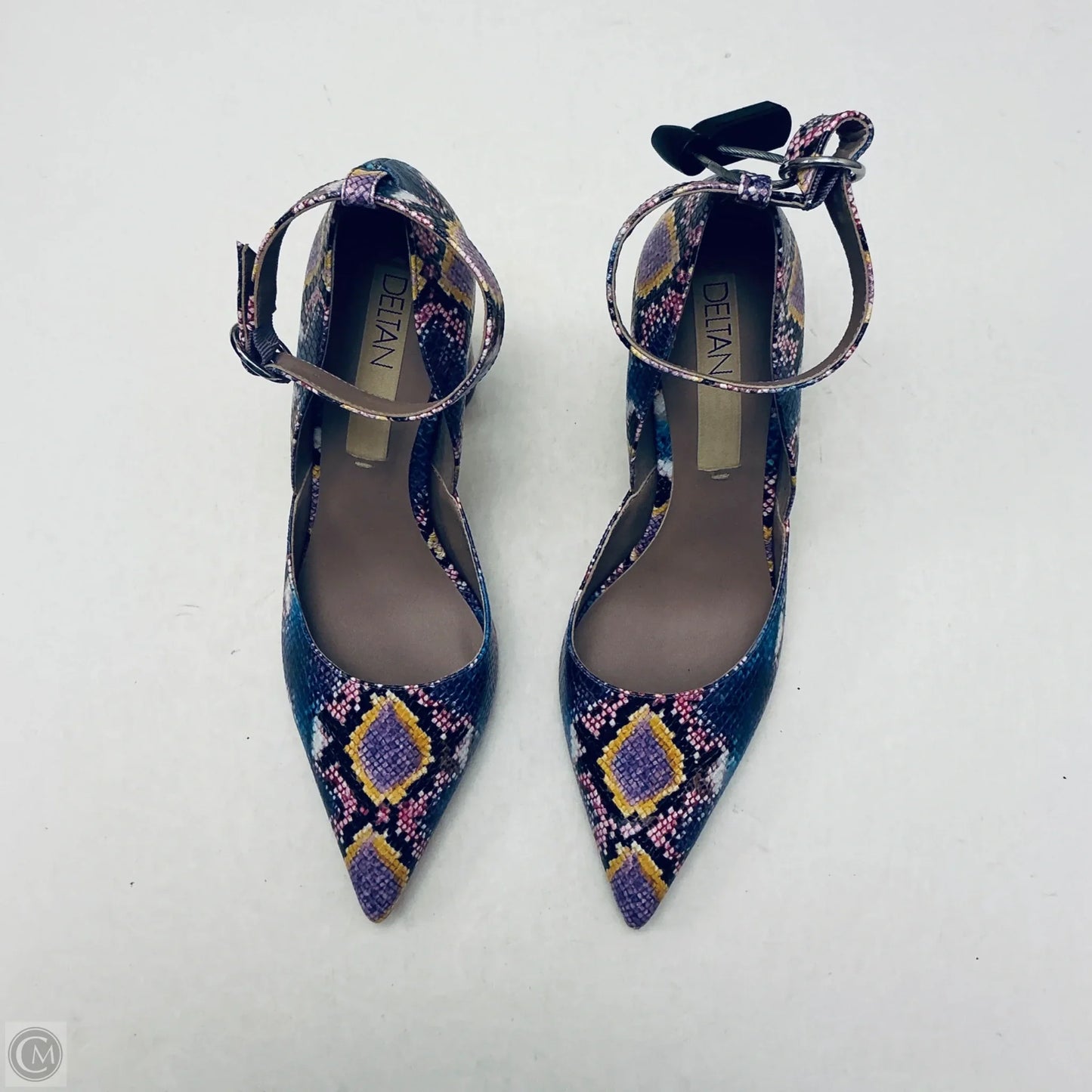 Shoes Sneakers By Clothes Mentor In Snakeskin Print, Size: 8