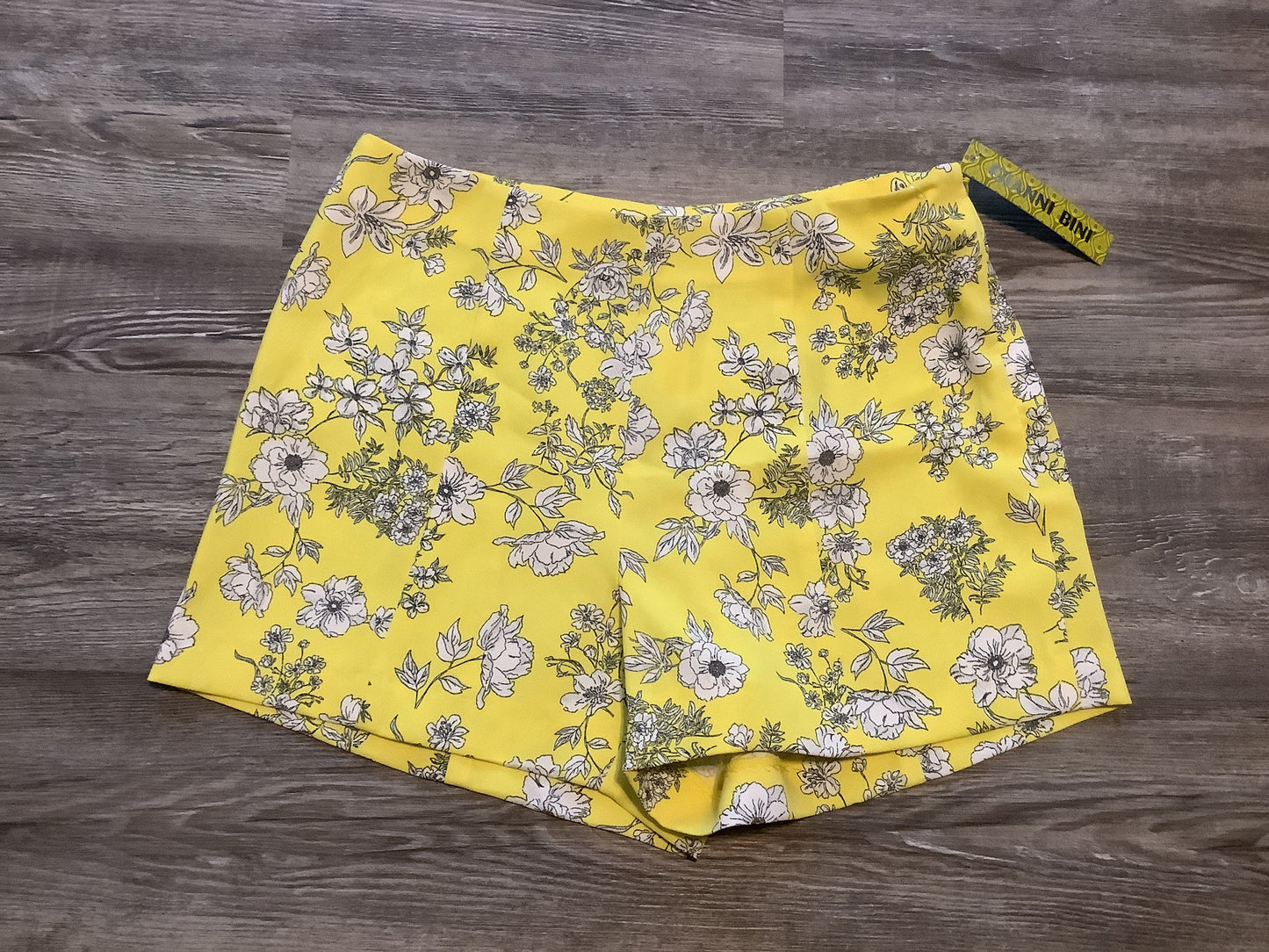 Yellow Shorts Giani Bernini, Size M