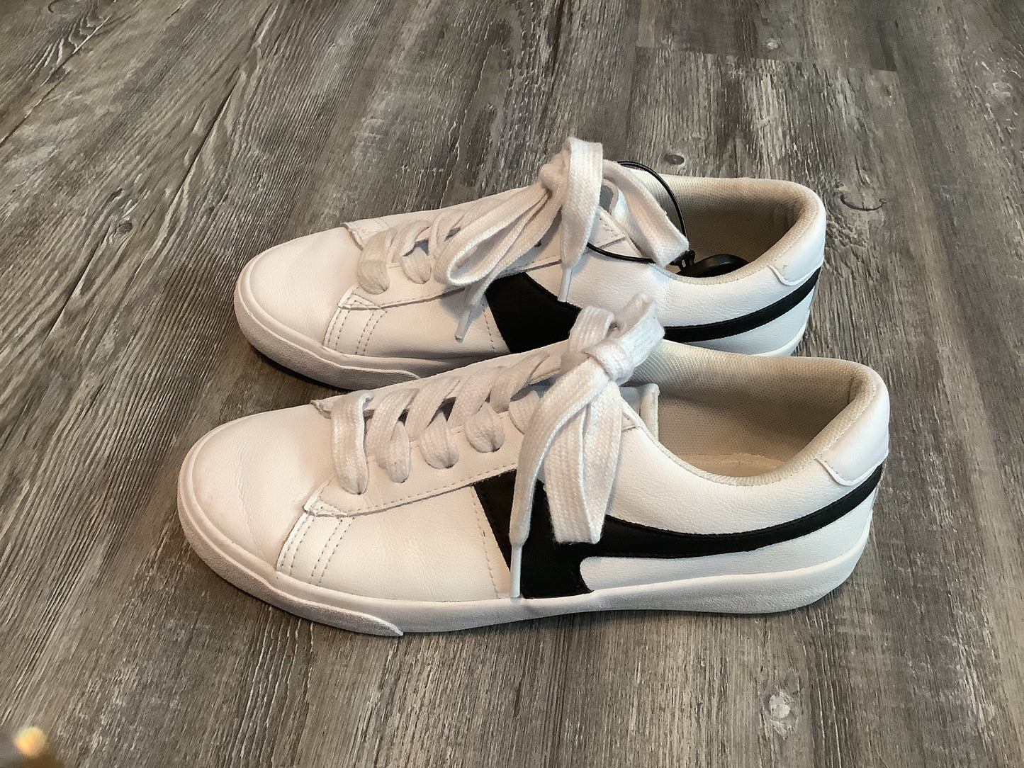 White Shoes Sneakers Rachel Zoe, Size 8