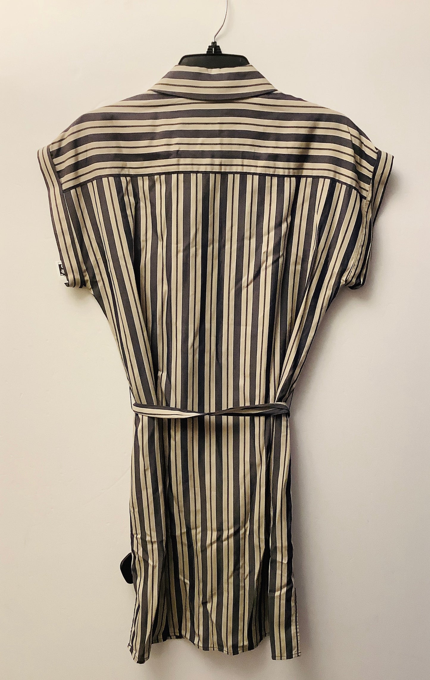 Dress Casual Short By Tommy Hilfiger In Striped Pattern, Size: 4