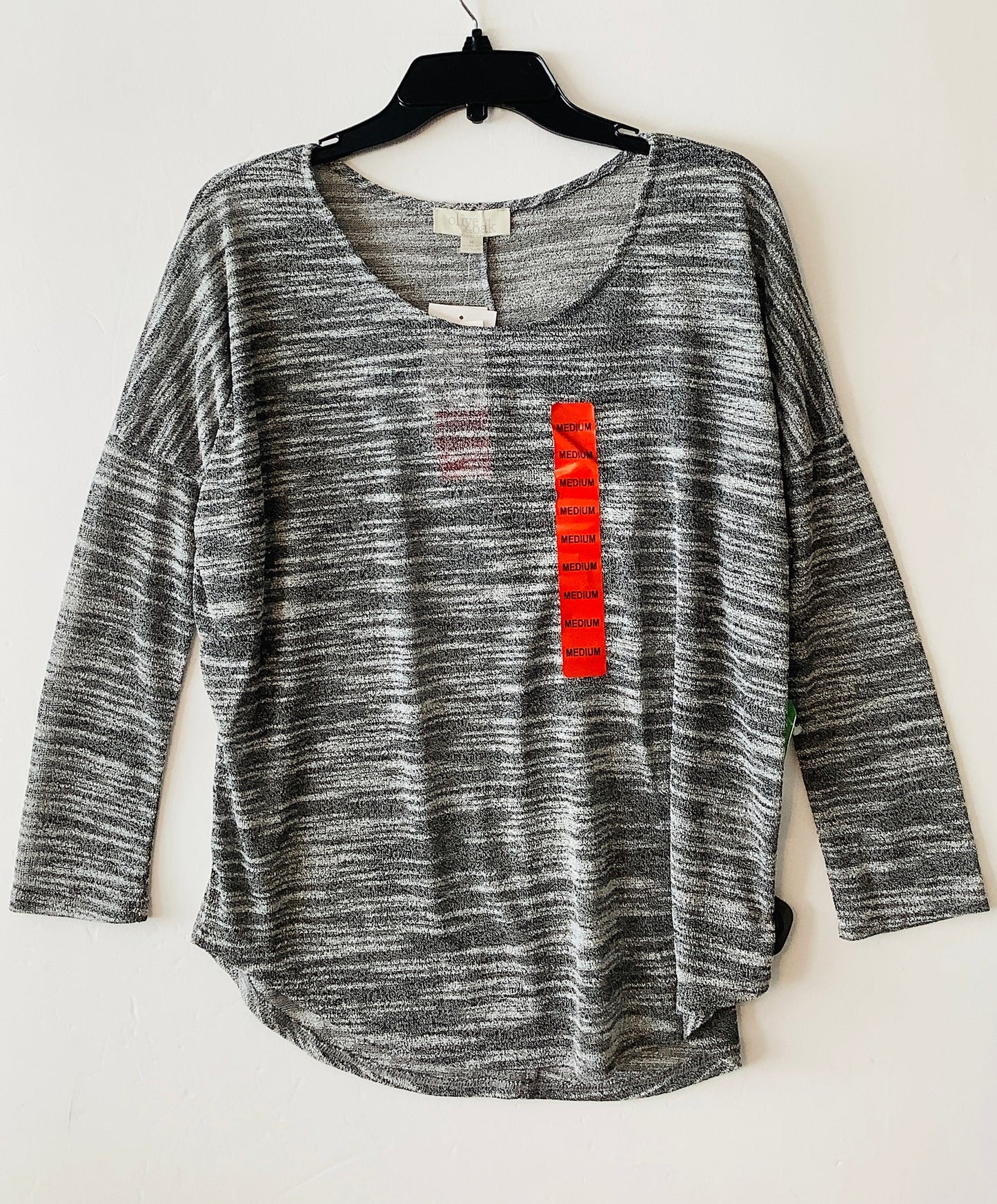 Top Long Sleeve By Olive And Oak In Grey, Size: M