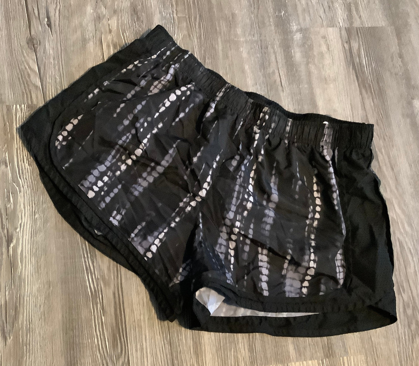 Athletic Shorts By Clothes Mentor  Size: Xl