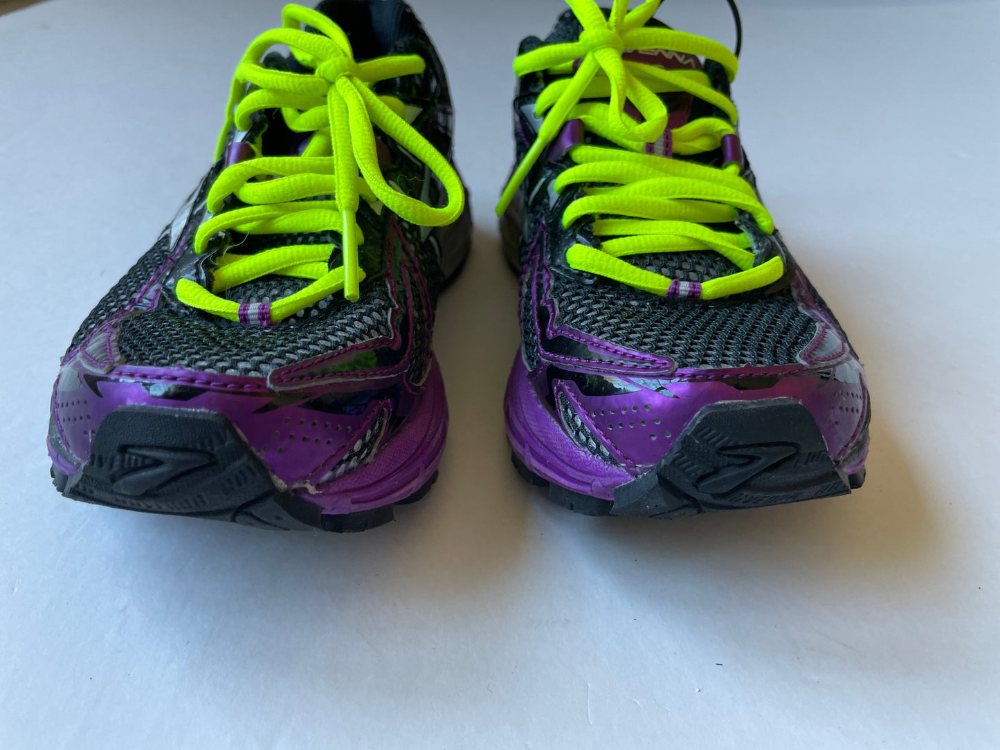 Shoes Athletic By Brooks In Purple, Size: 6.5