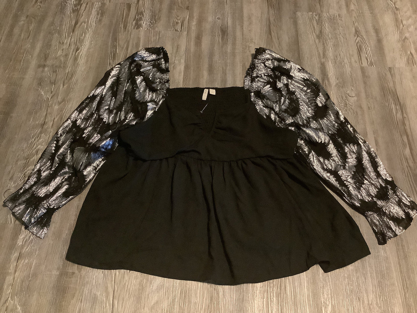 Top Long Sleeve By Cato In Black, Size: Xl