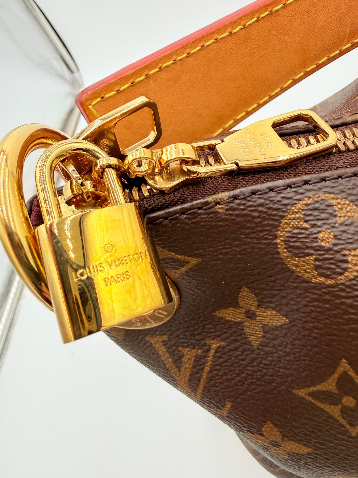 Handbag Luxury Designer By Louis Vuitton In Brown, Size:Medium