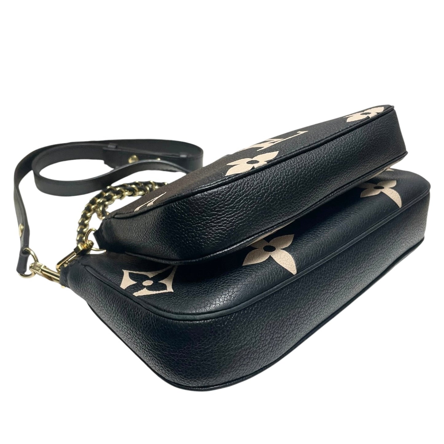 Crossbody Luxury Designer By Louis Vuitton, Size: Medium
