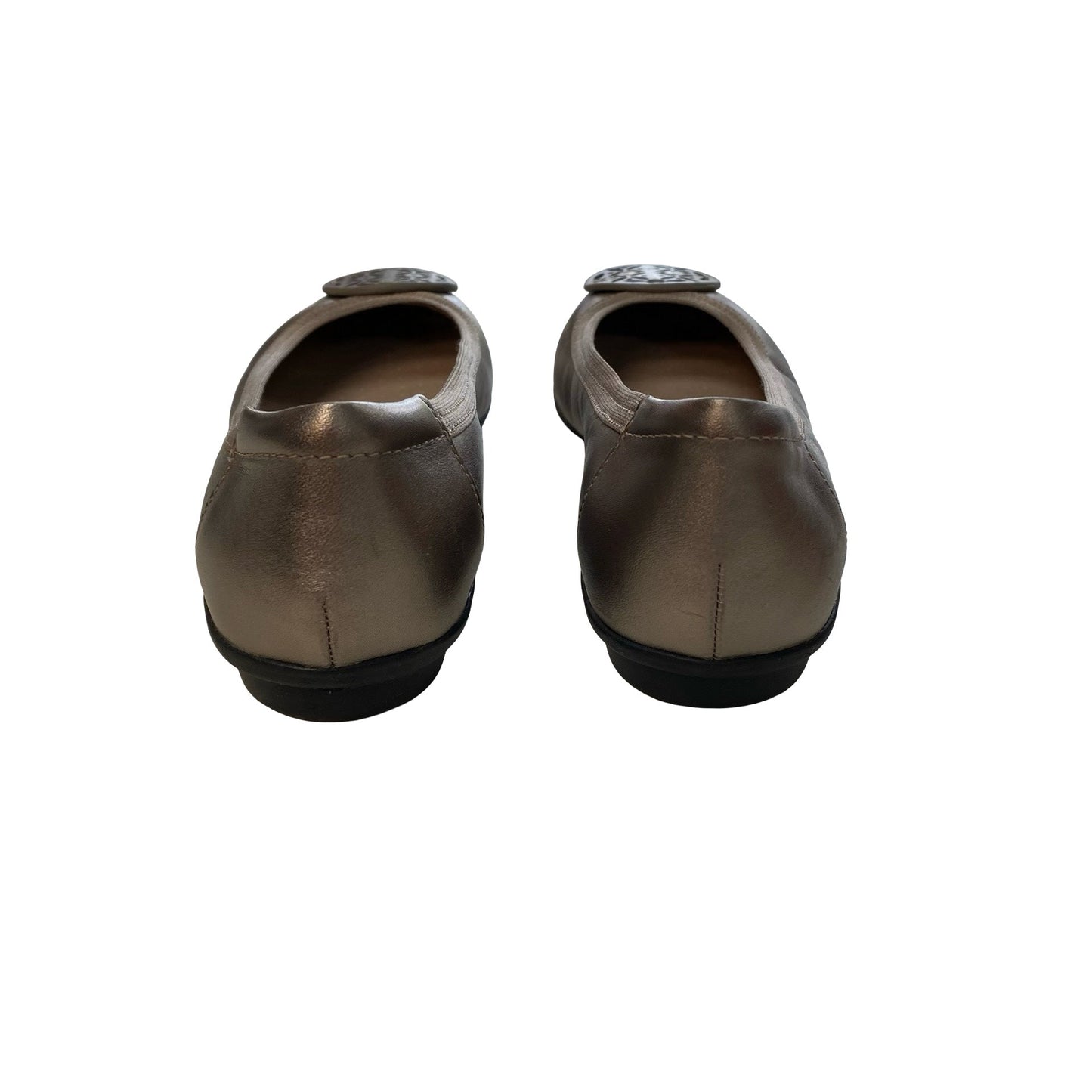 Shoes Flats By Clarks In Silver, Size:7
