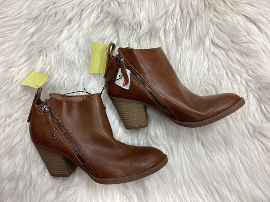 Boots Ankle Heels By Dolce Vita In Brown, Size:7