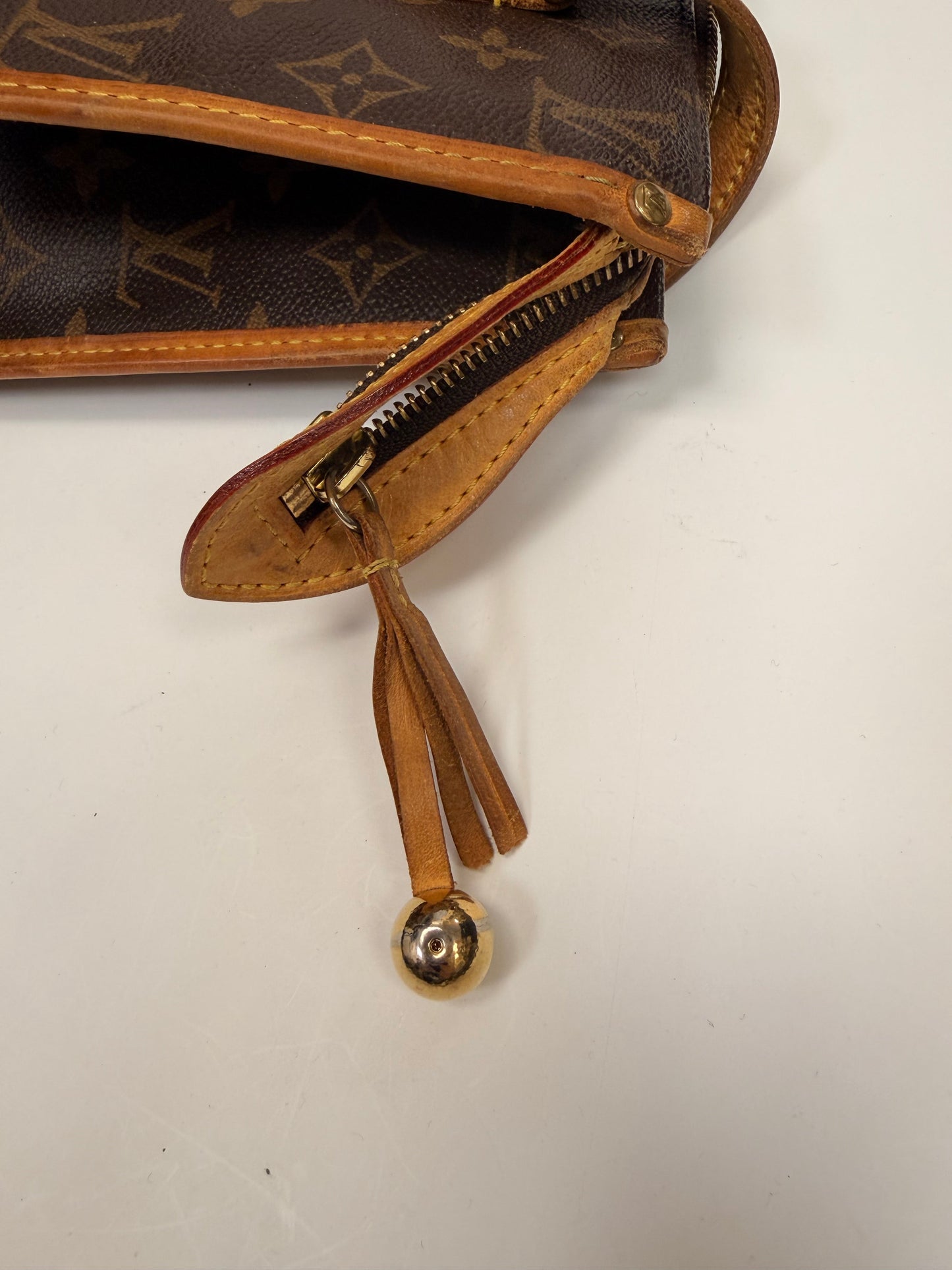 Handbag Luxury Designer By Louis Vuitton, Size: Small