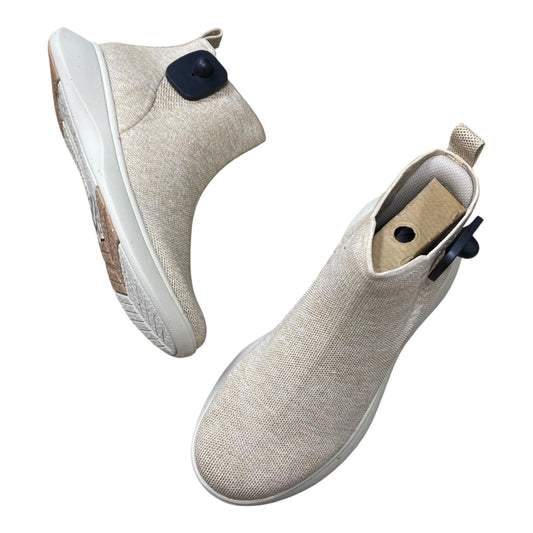 Boots Ankle Flats By Cmc In Beige, Size:10.5