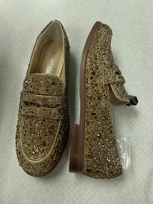 Shoes Flats By Betsey Johnson In Gold, Size:9