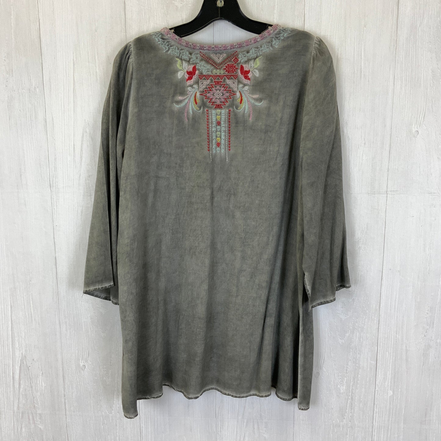 Top Long Sleeve By Andree By Unit In Grey, Size: S