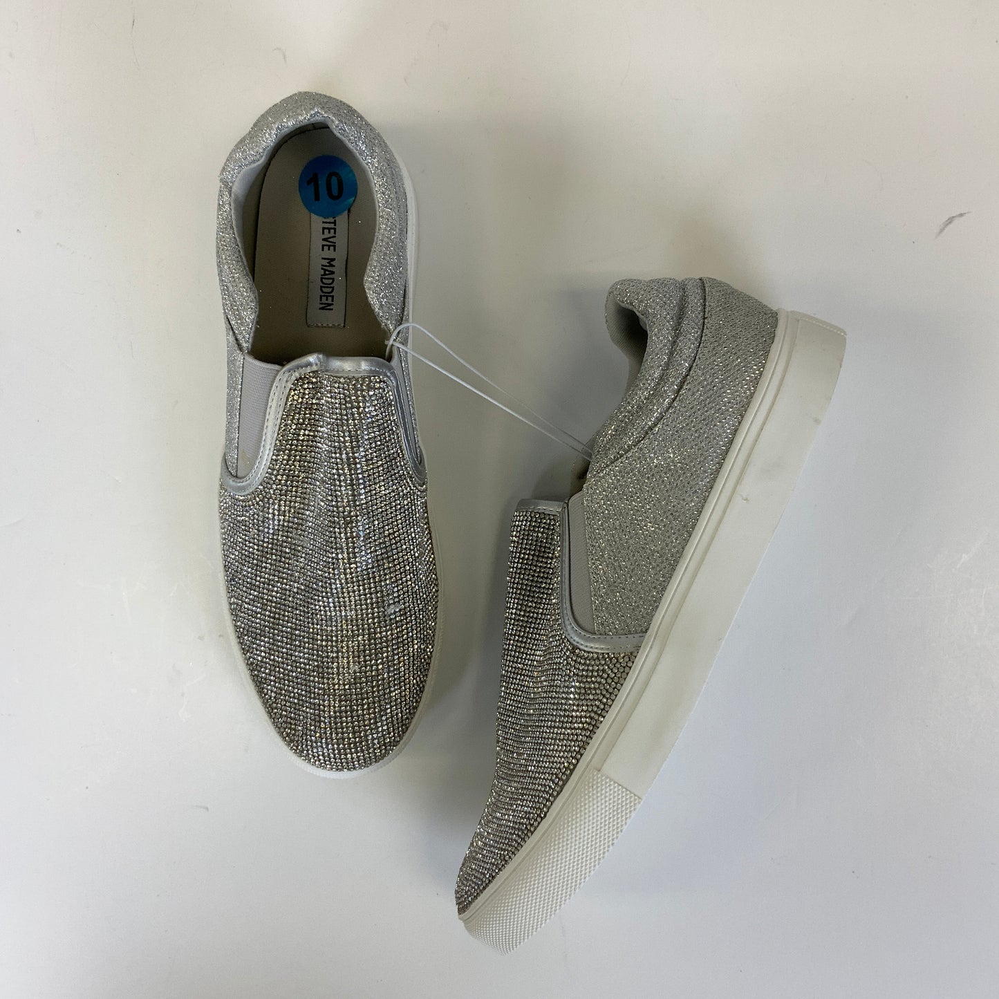 Shoes Sneakers By Steve Madden In Silver, Size: 10