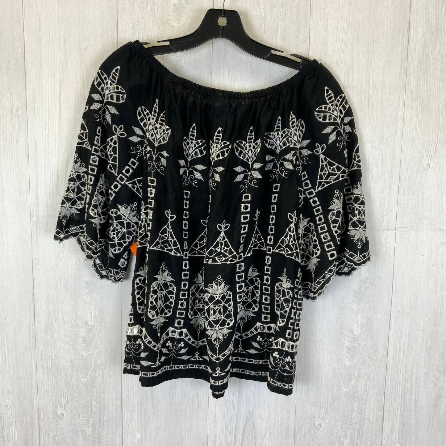 Top Short Sleeve By Gap In Black, Size: M