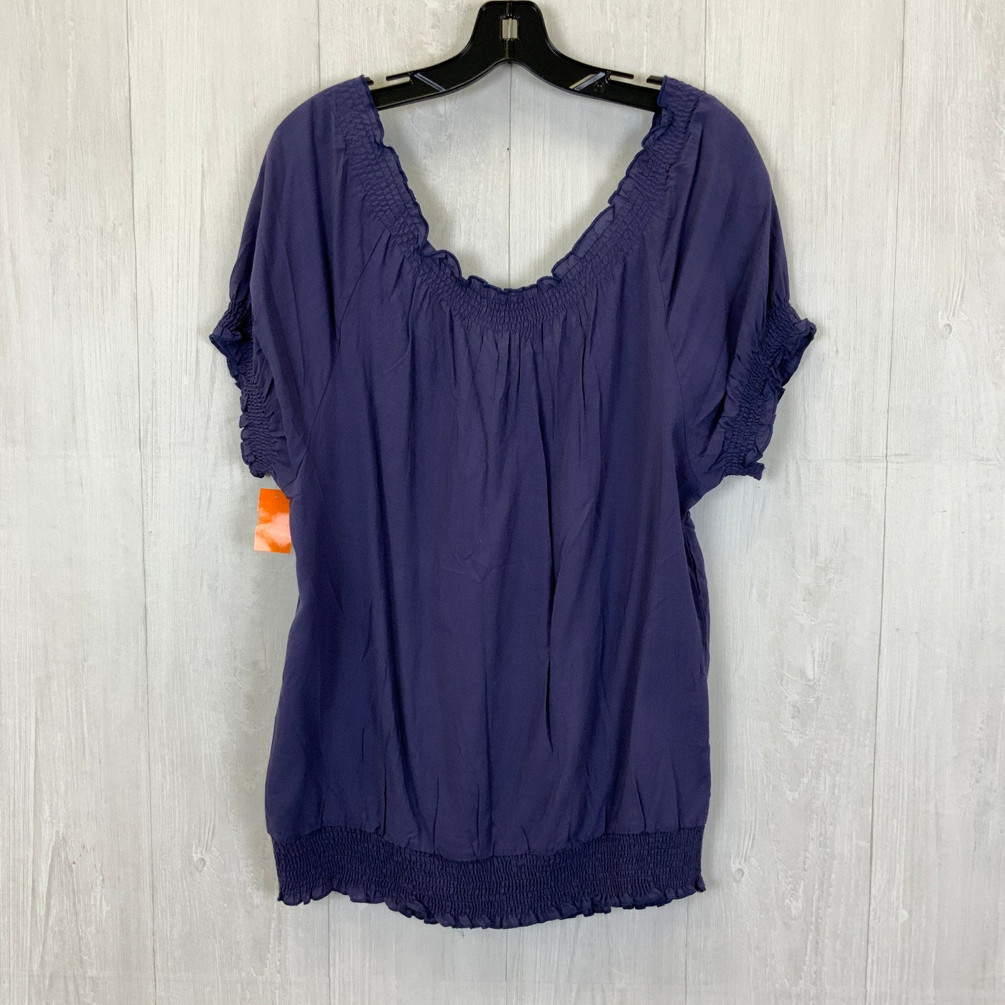 Top Short Sleeve By Clothes Mentor  Size: M