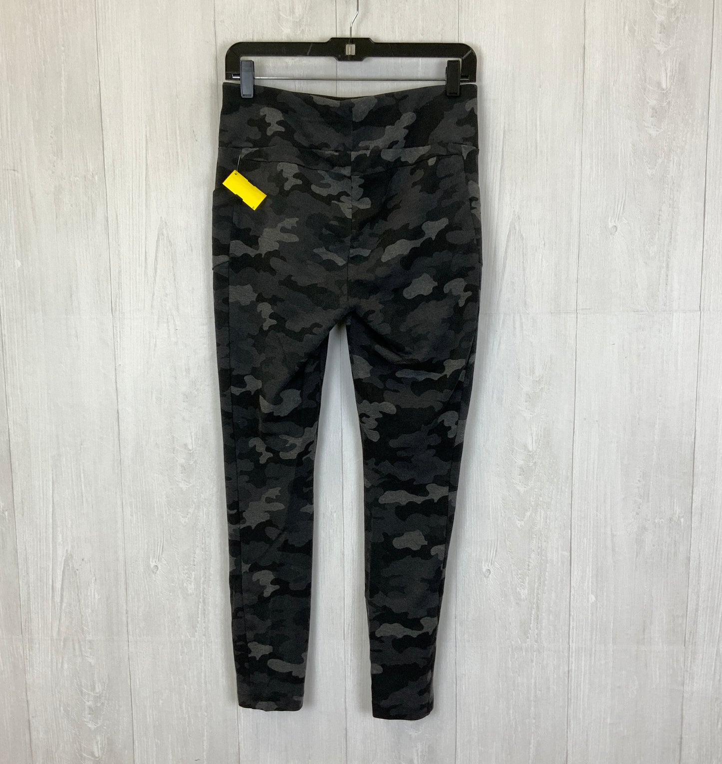 Athletic Leggings By Cabi In Camouflage Print, Size: M