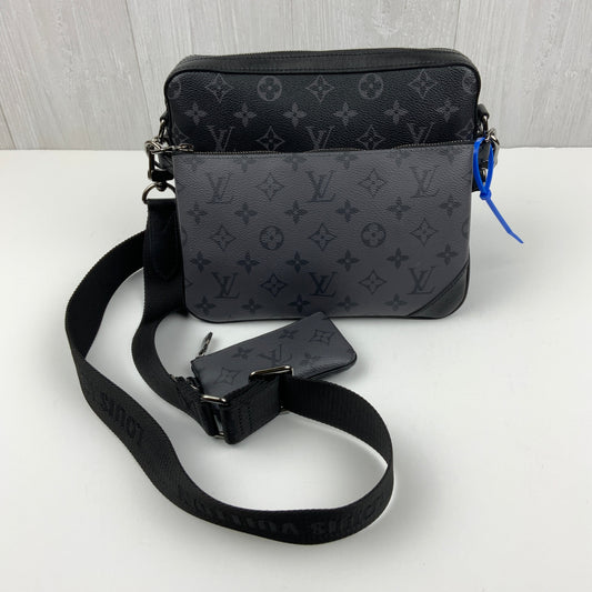 Crossbody Designer By Louis Vuitton, Size: Medium