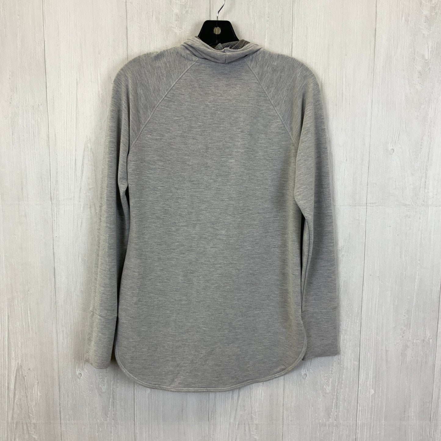 Athletic Top Long Sleeve Collar By Reebok In Grey, Size: S