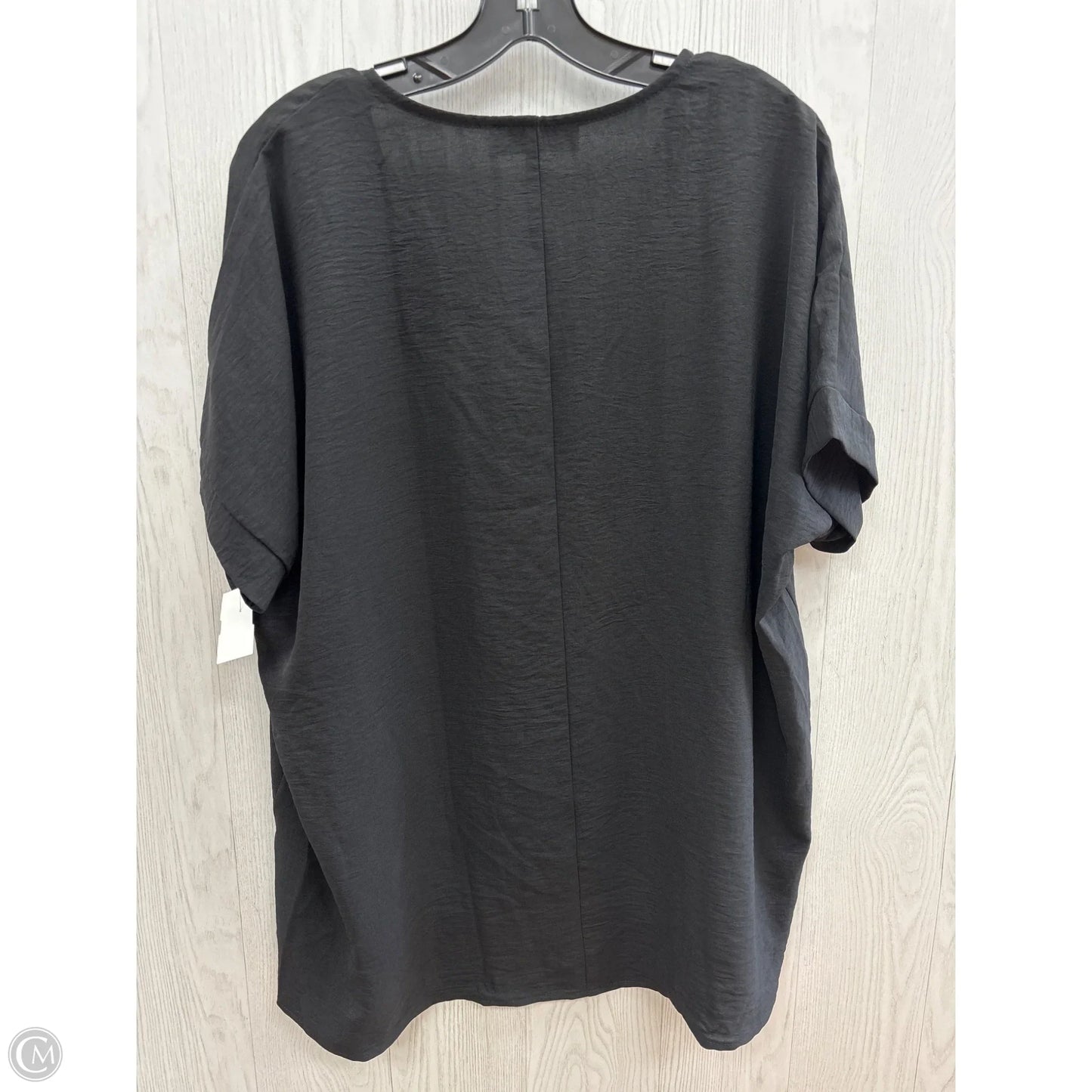 Top Short Sleeve By Clothes Mentor In Black, Size: S