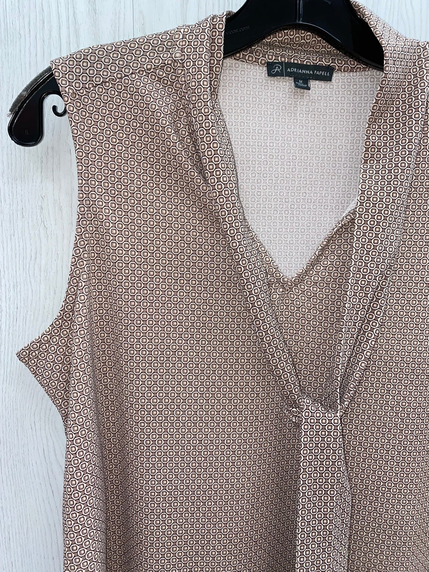 Taupe Top Sleeveless Basic Adrianna Papell, Size M