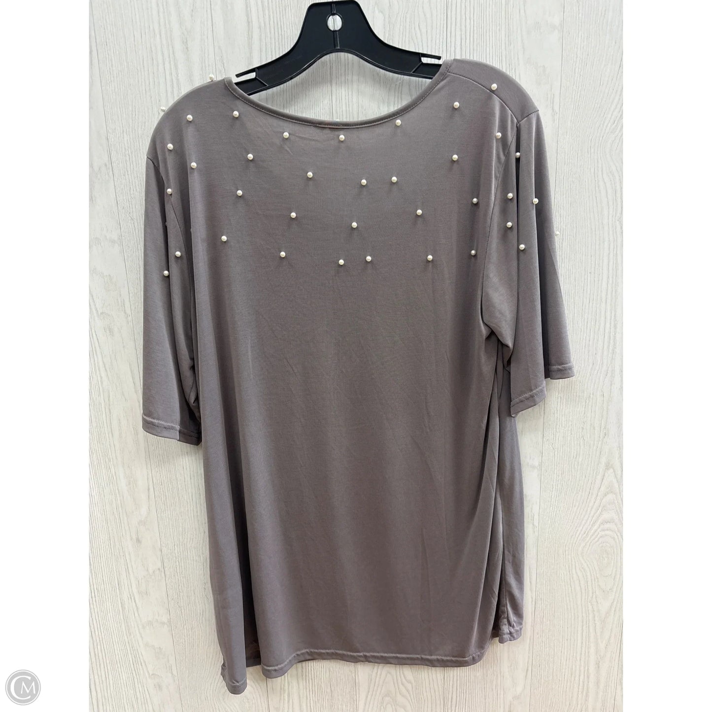 Top Short Sleeve By Pol In Grey, Size: L