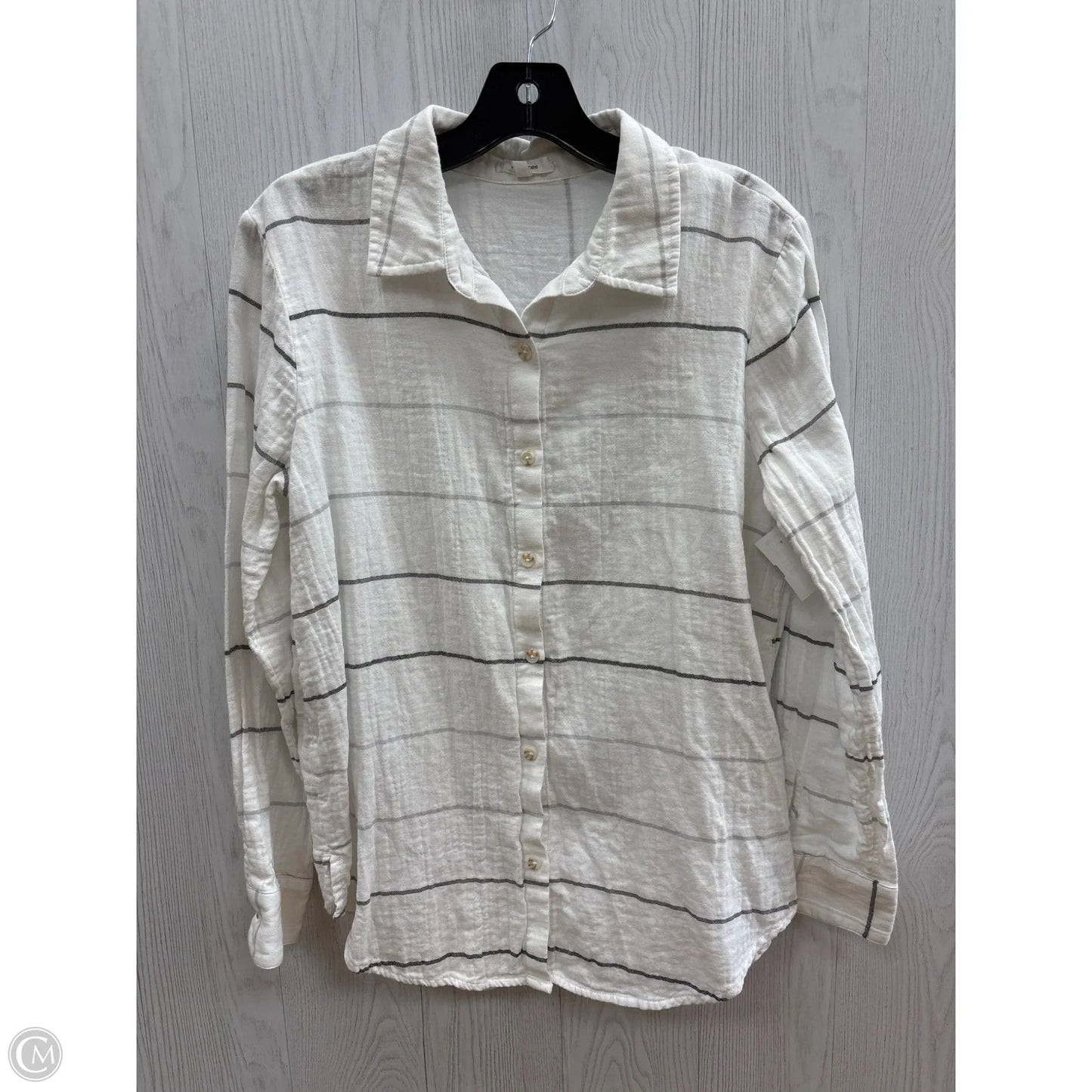 Top Long Sleeve By Maurices In White, Size: S