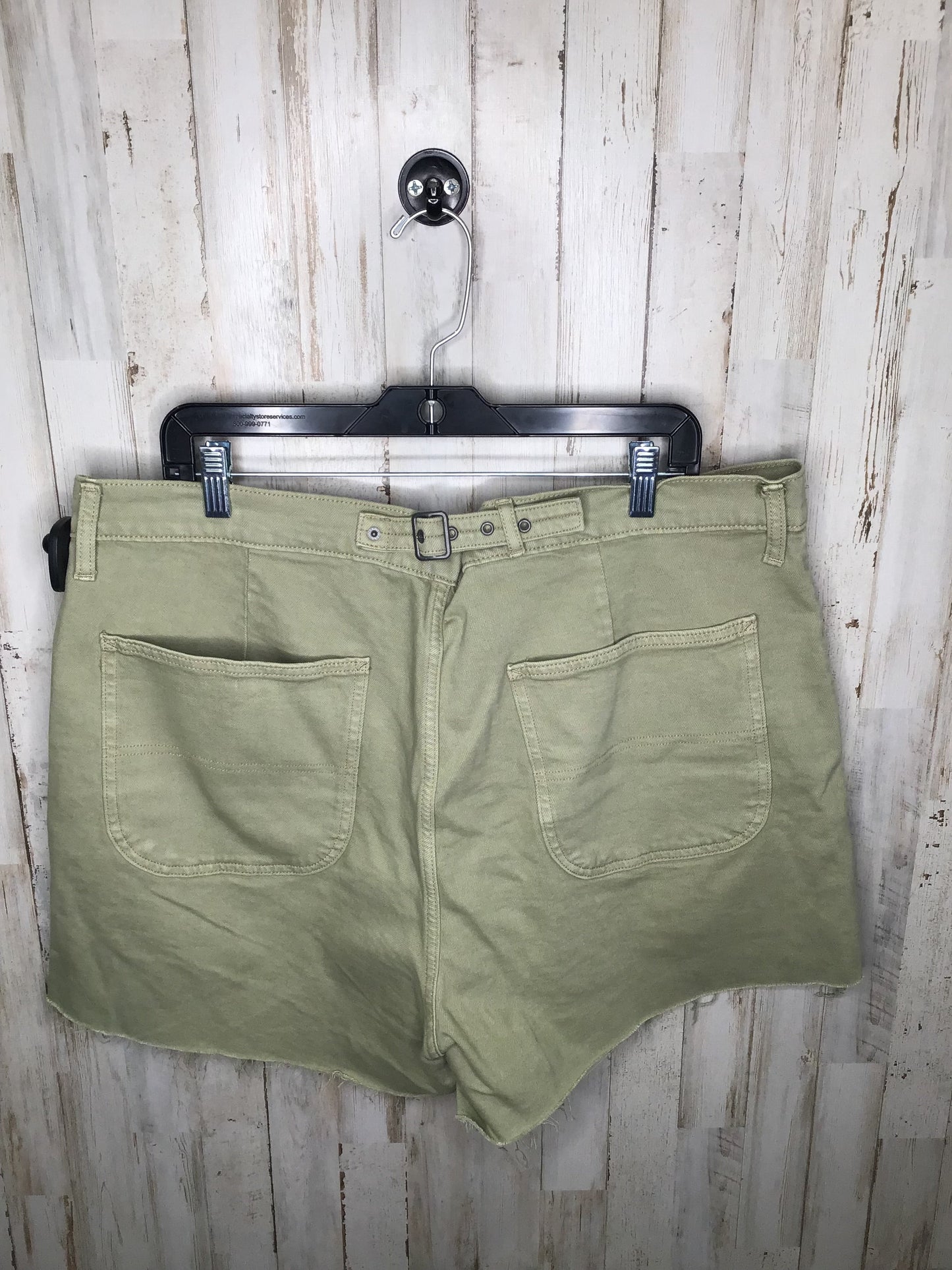 Green Shorts Old Navy, Size 18