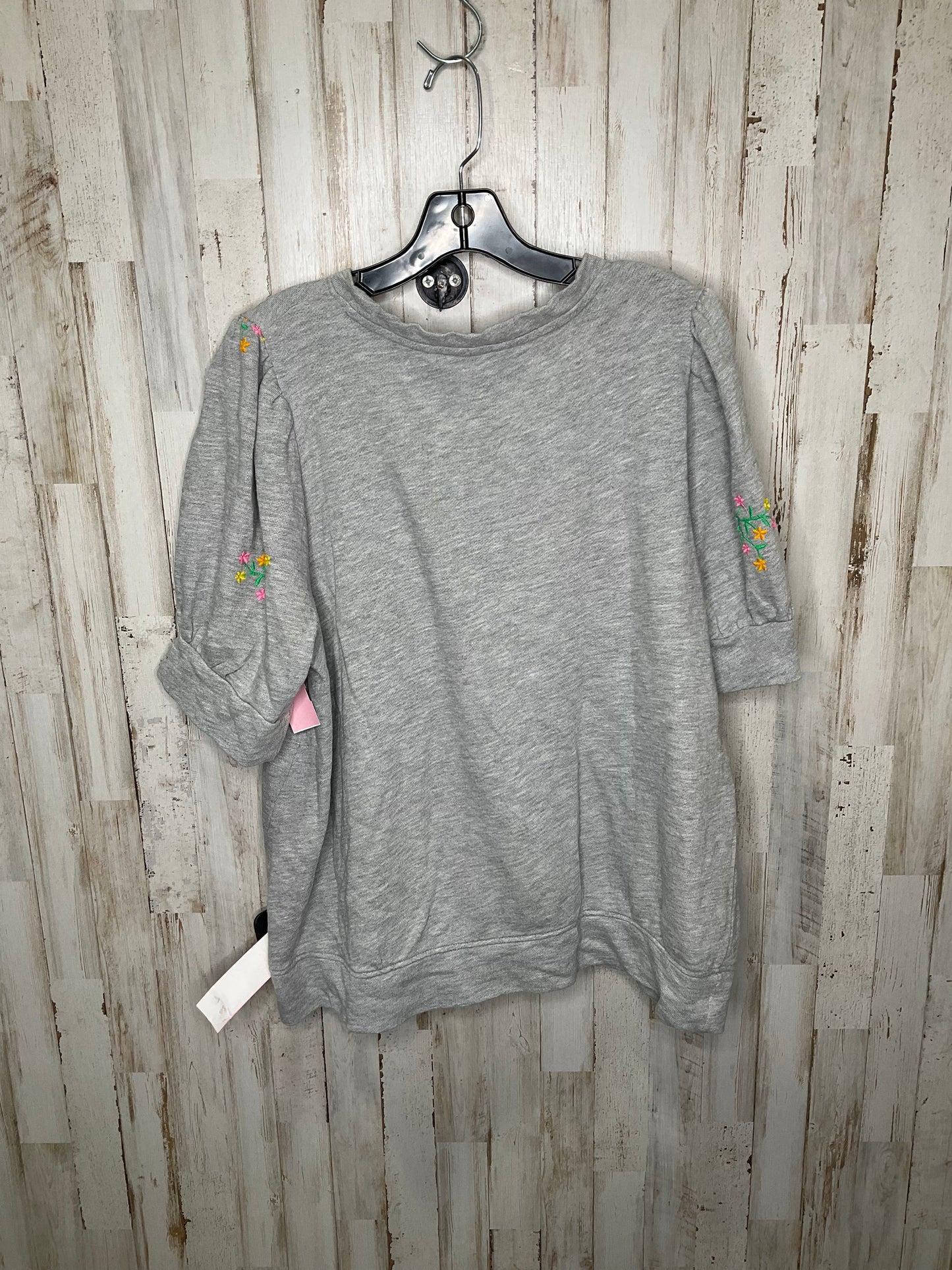 Top Short Sleeve By Crown And Ivy In Grey, Size: 9.5