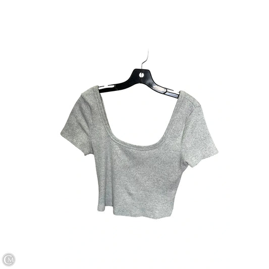 Top Short Sleeve By Universal Thread In Grey, Size: M