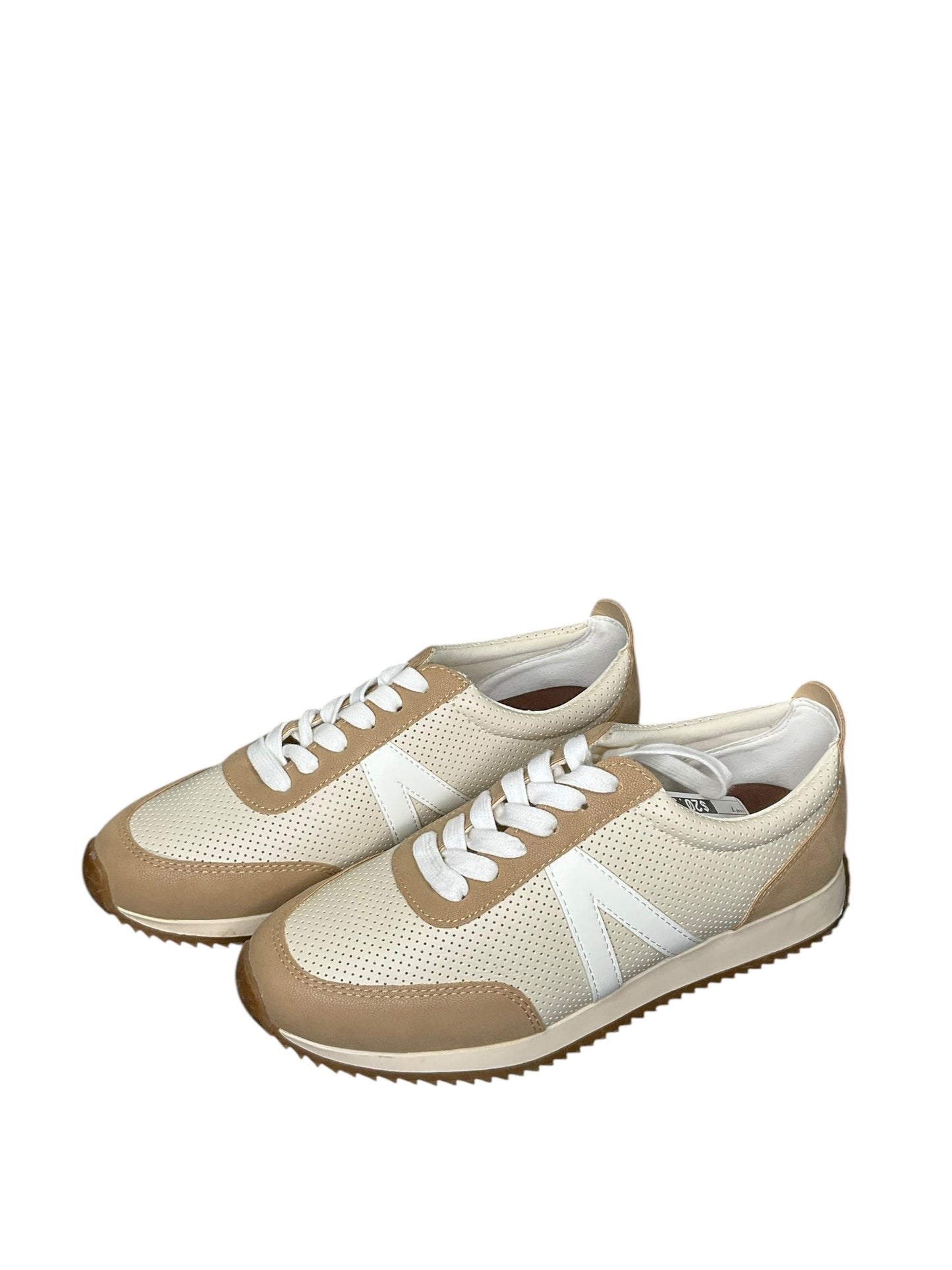 Shoes Sneakers By Altard State In Cream, Size: 7